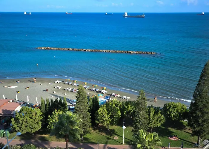 Pier Beach Hotel Apartments